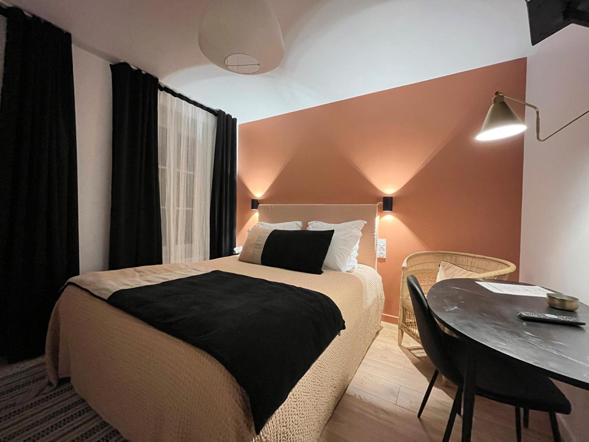 Hotel Du Commerce Клюни Экстерьер фото